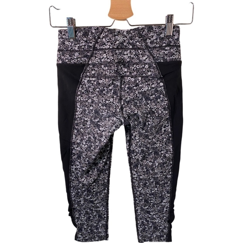 Athleta crop length leggings. Sz XS. Black, gray and white floral pattern - Picture 4 of 14